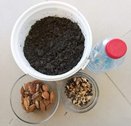 Tohum toplarının ana malzemeleri: kil, tohum ve su